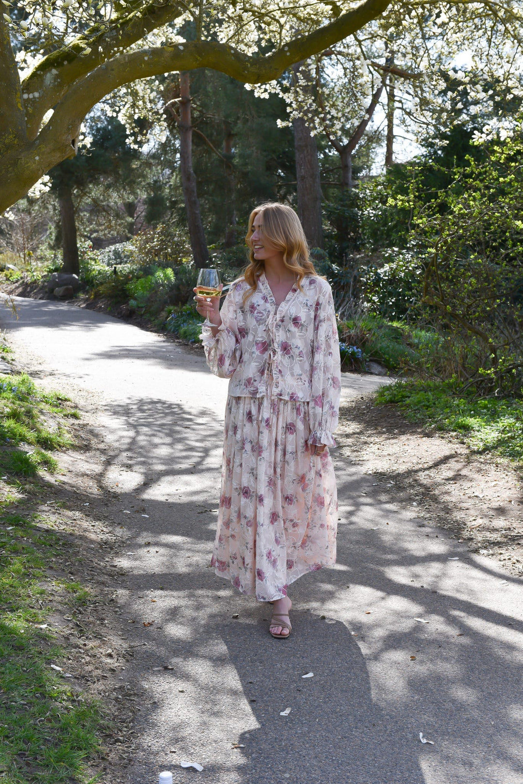 A-View - Flounce Blouse AV7039 - 308 - Sand/Dusty Green Bluser