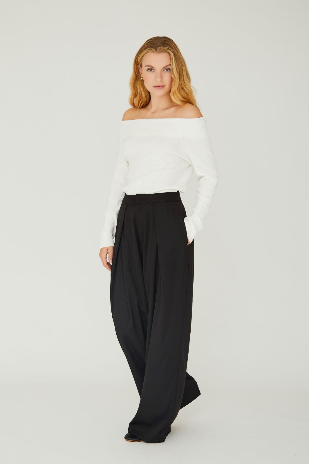 A-View - Rib Offshoulder Blouse - 005 Off White Bluser