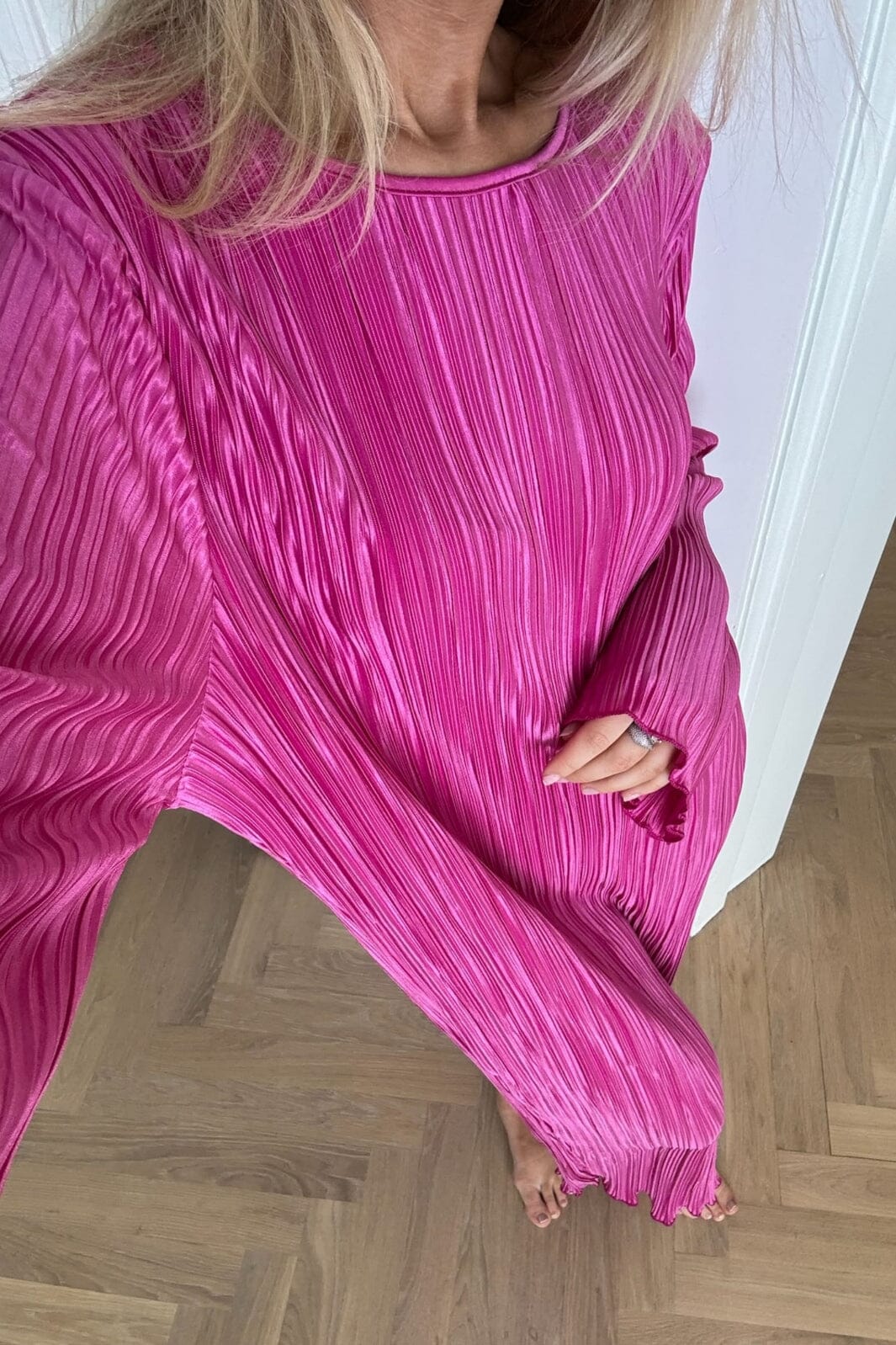 BYIC - Kellyic Long Plissé Dress - fp Fuchsia Pink Kjoler