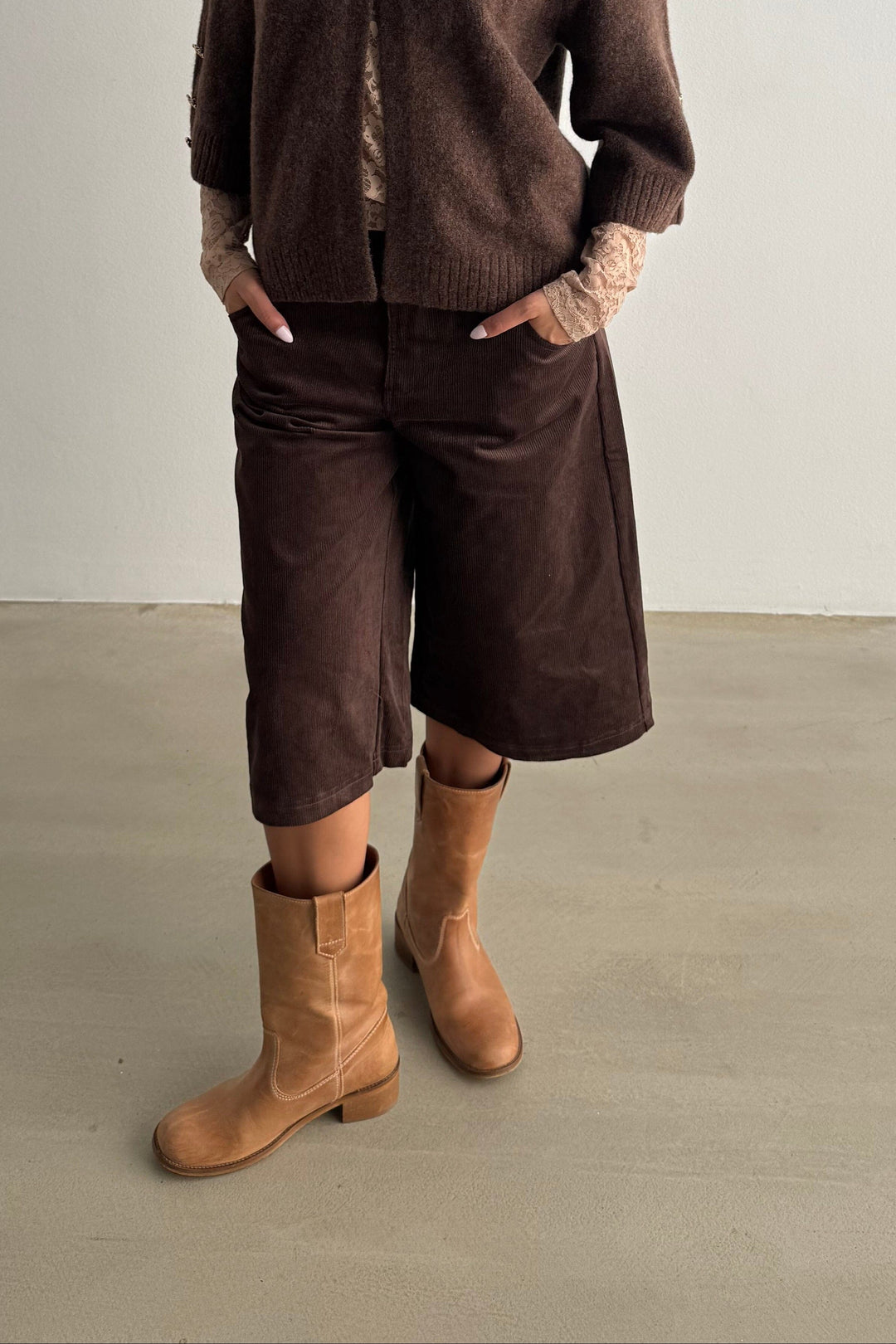 Continue - Rosa Jordy Shorts 15090 - Brown Shorts