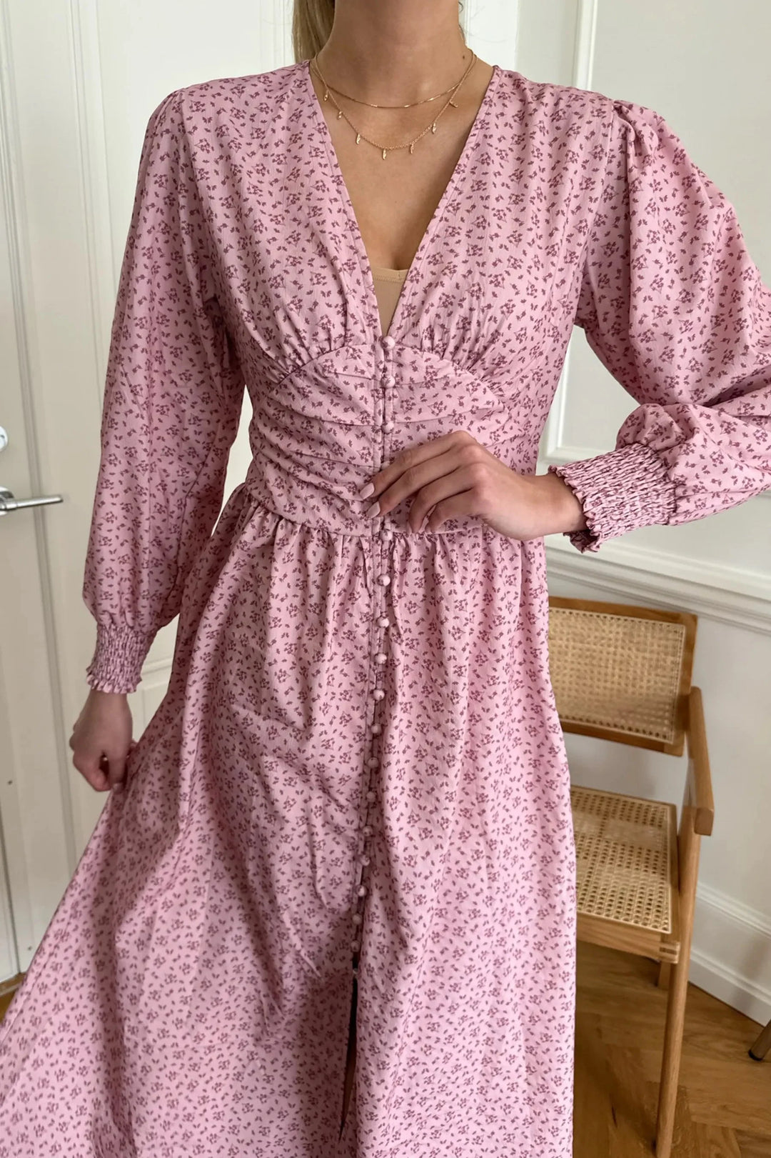 Forudbestilling - BYIC - Adelic Long Dress - pfsp Pink Flower Stem Print Kjoler