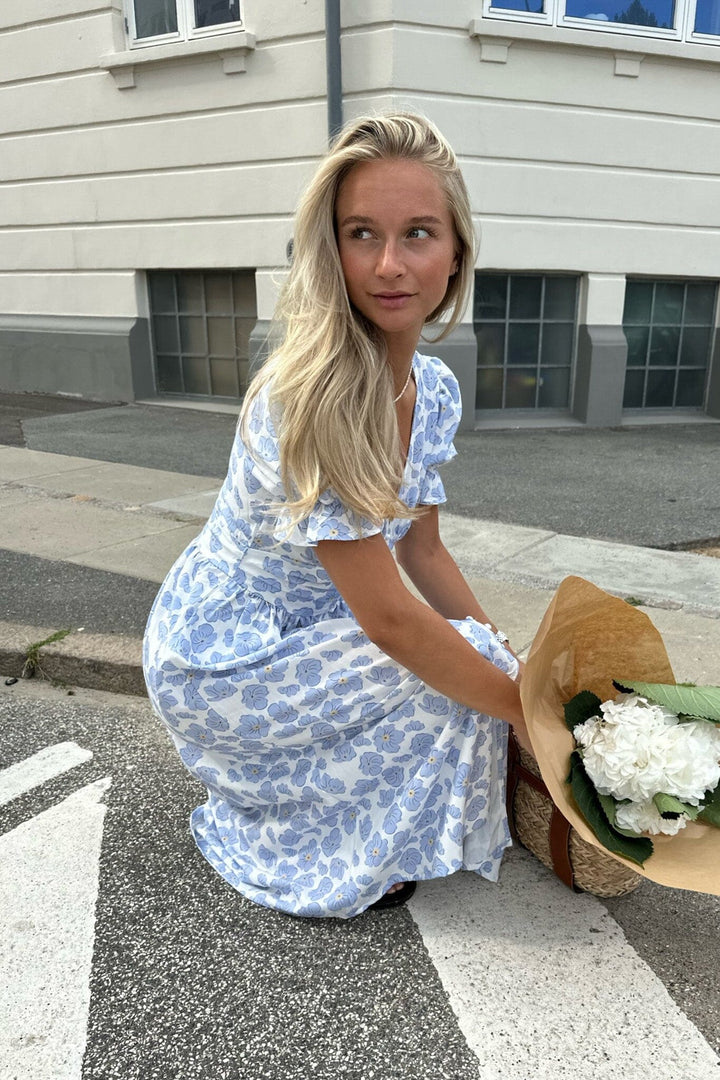 Forudbestilling - BYIC - Adelic Long Ss Dress - bdf Blue Dazzling Flower Kjoler