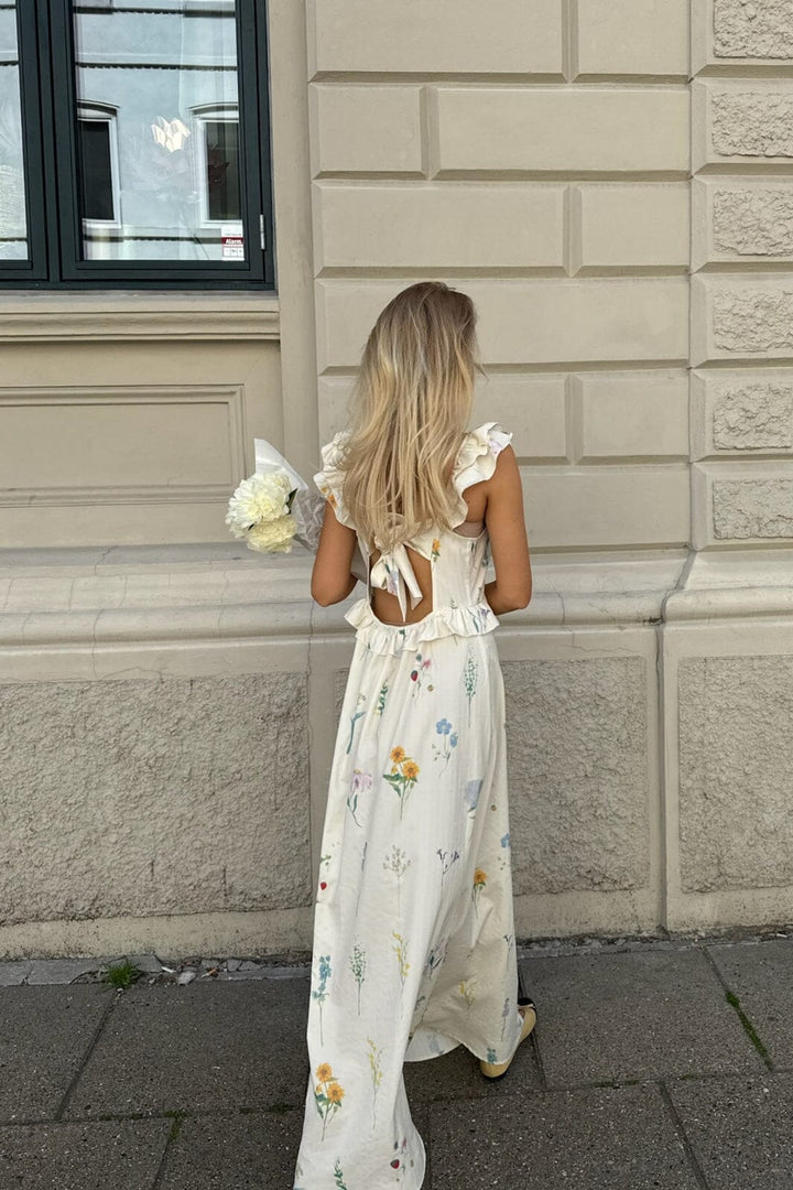 Forudbestilling - BYIC - Melbaic Dress - owfp Off White Flower Print Kjoler