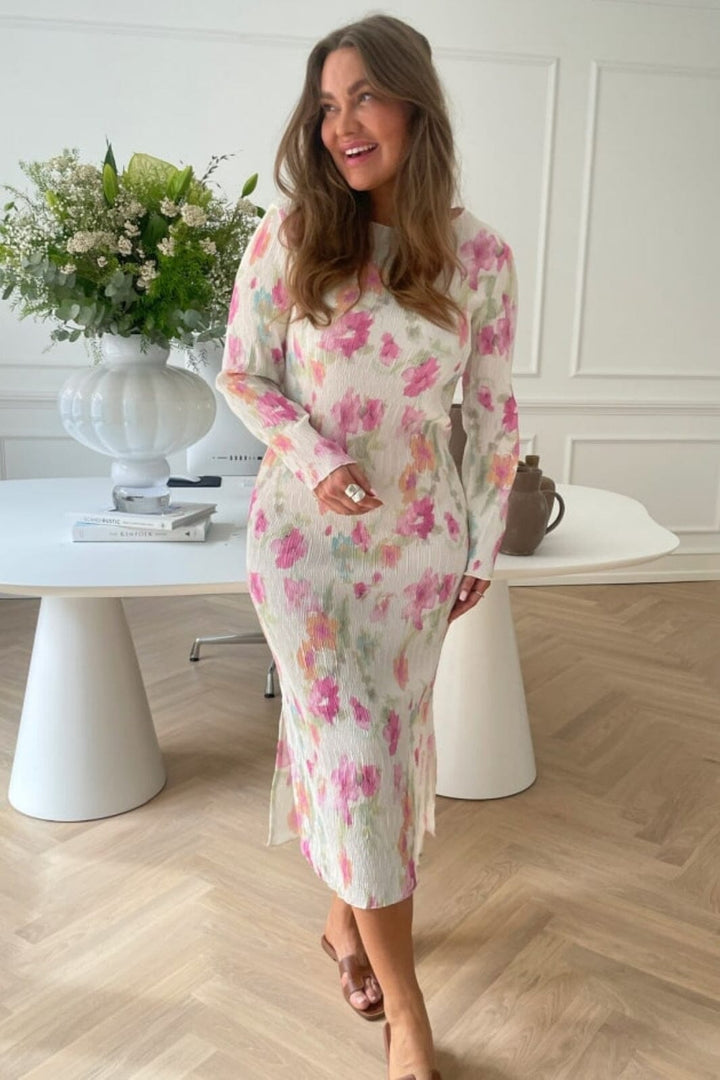 Forudbestilling - BYIC - Odaic Dress - pfbp Pink Flower Blush Print Kjoler