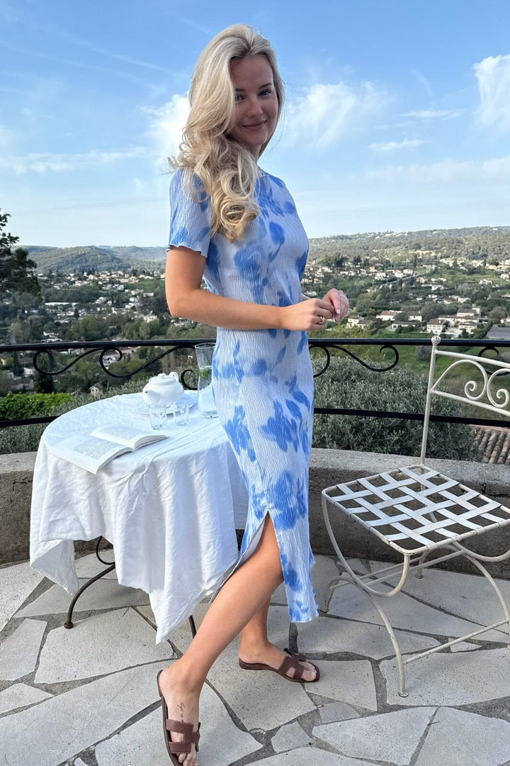 Forudbestilling - BYIC - Odaic Ss Dress A23834 - Abstract Blue Flower Print Kjoler