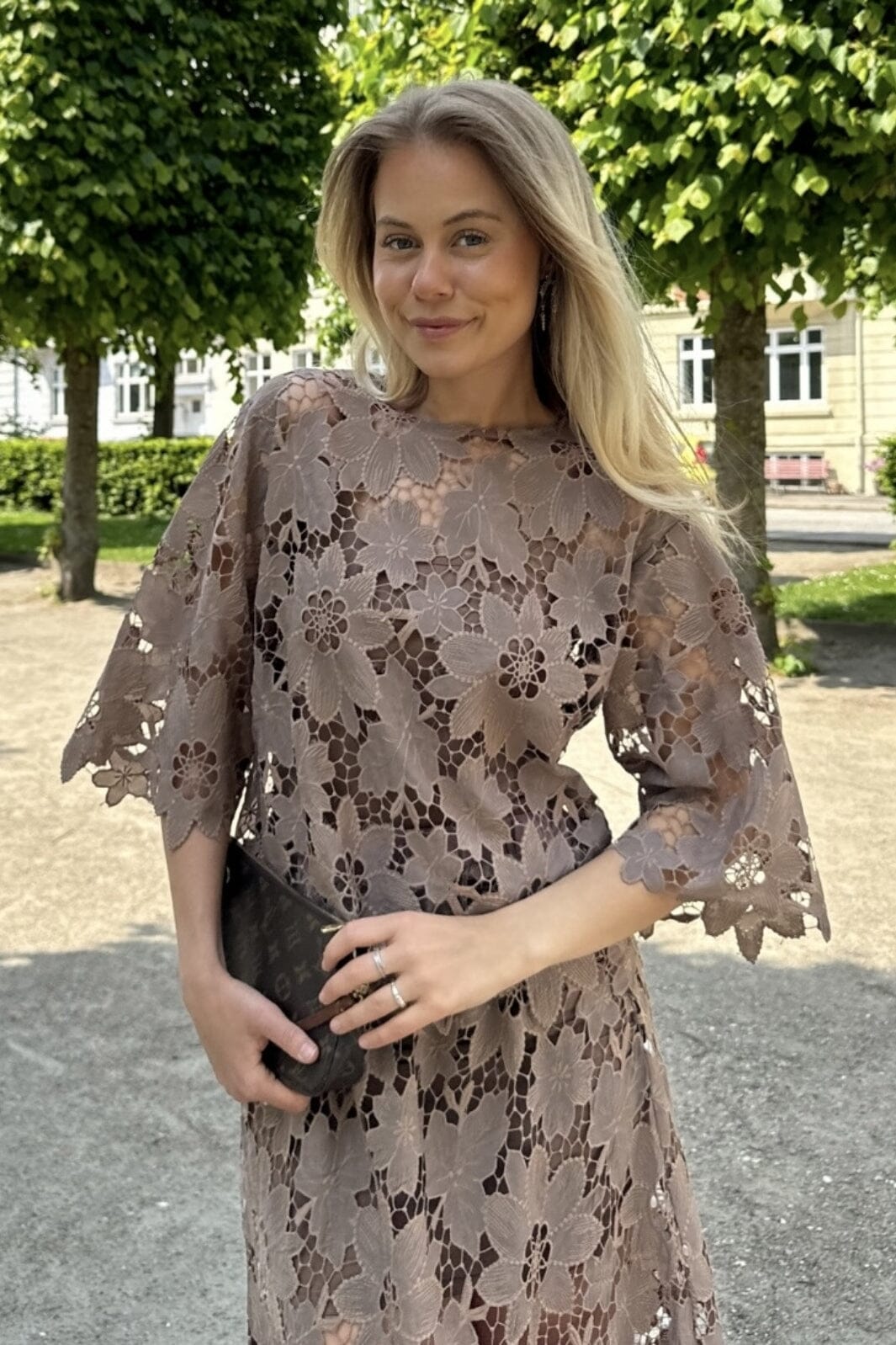Forudbestilling - BYIC x Molly&My - Klaraic Lace Blouse - mocca Mocca Bluser