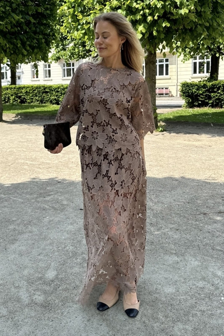 Forudbestilling - BYIC x Molly&My - Klaraic Lace Maxi Skirt - mocca Mocca Kjoler