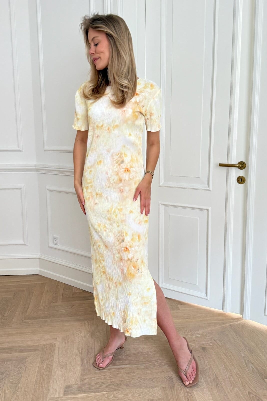 Forudbestilling - BYIC x Molly&My - Odaic Ss Dress A23834 - Sunlight Blossom Kjoler