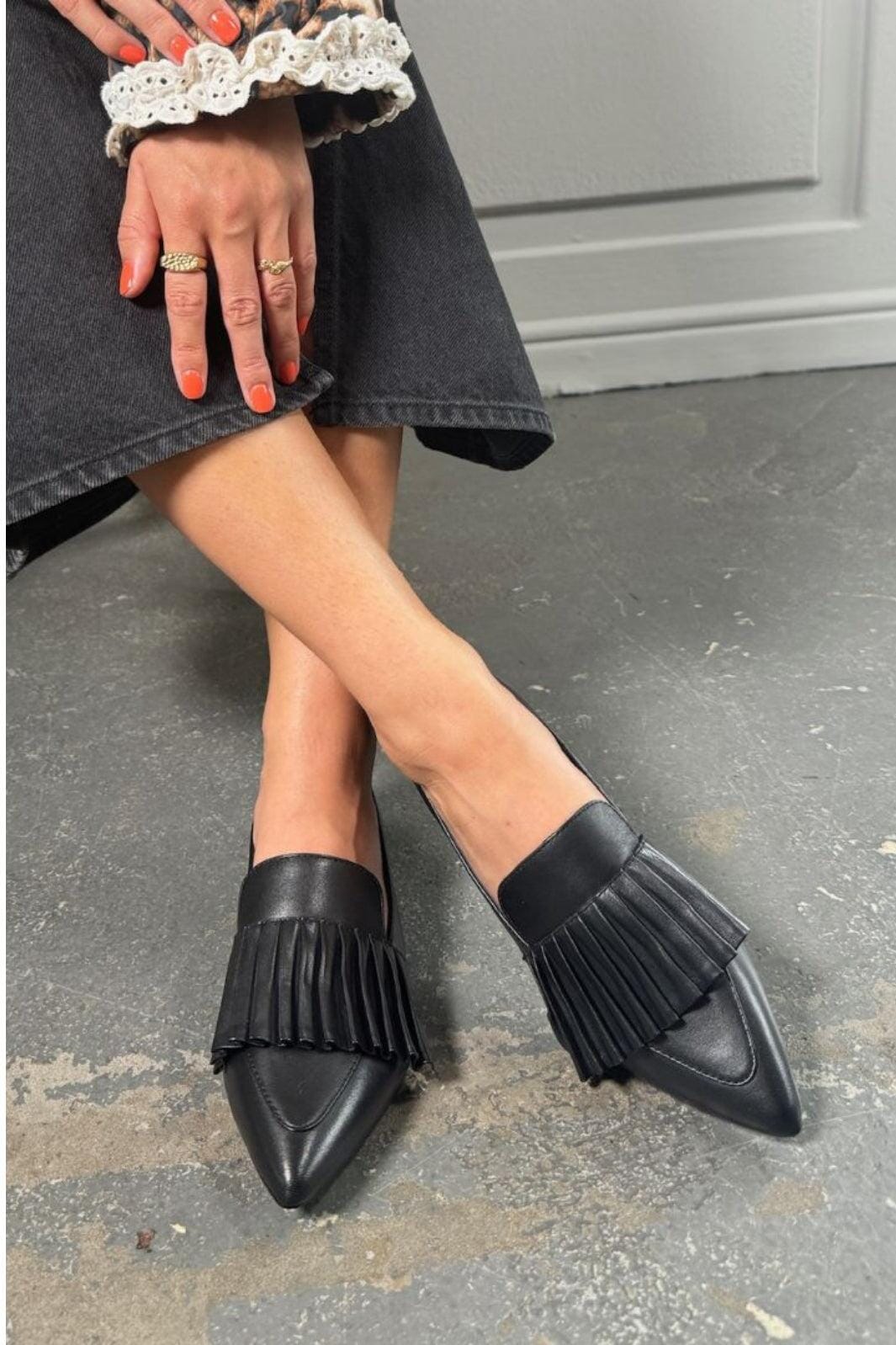 Forudbestilling - Copenhagen Shoes - The Me Loafer - 0001 Black Loafers