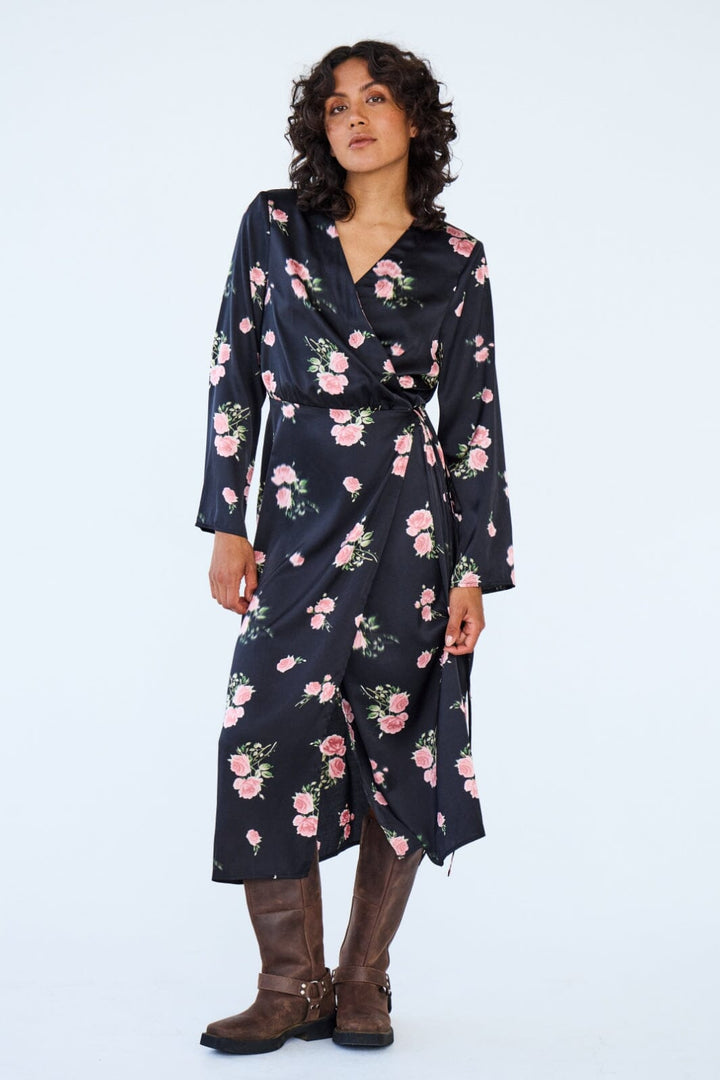 Forudbestilling - Ichi - Ixrose Dr - 205101 Black W/ Pink Kjoler