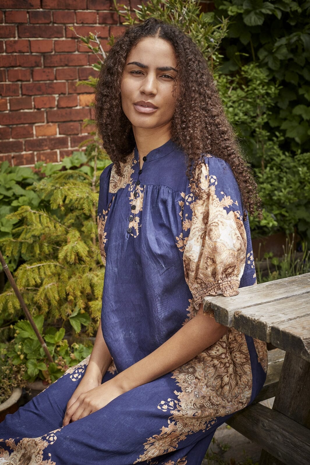 Love & Divine - Love1415 19183 - 800 - Navy/Paisley