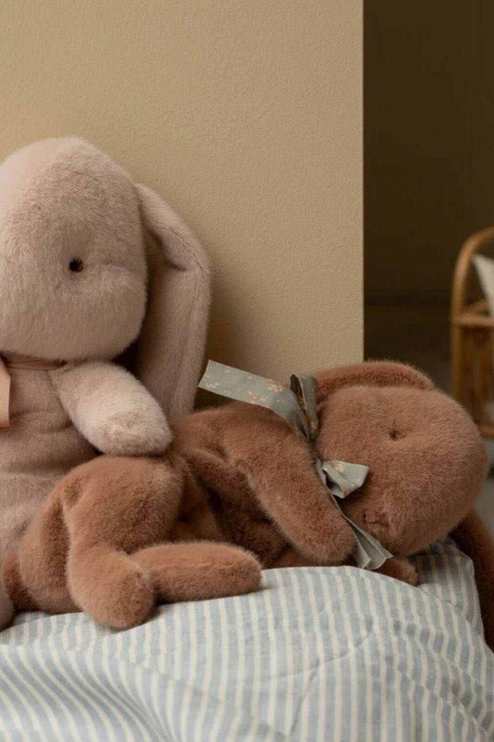 Maileg - Sovende Plyskanin, Lille - Varm Brun - Small