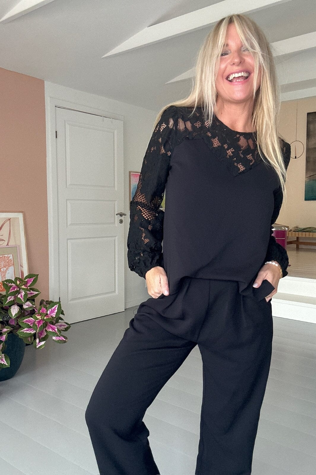 Forudbestilling - Neo Noir - Antonia Crepe Jumpsuit - Black Buksedragter