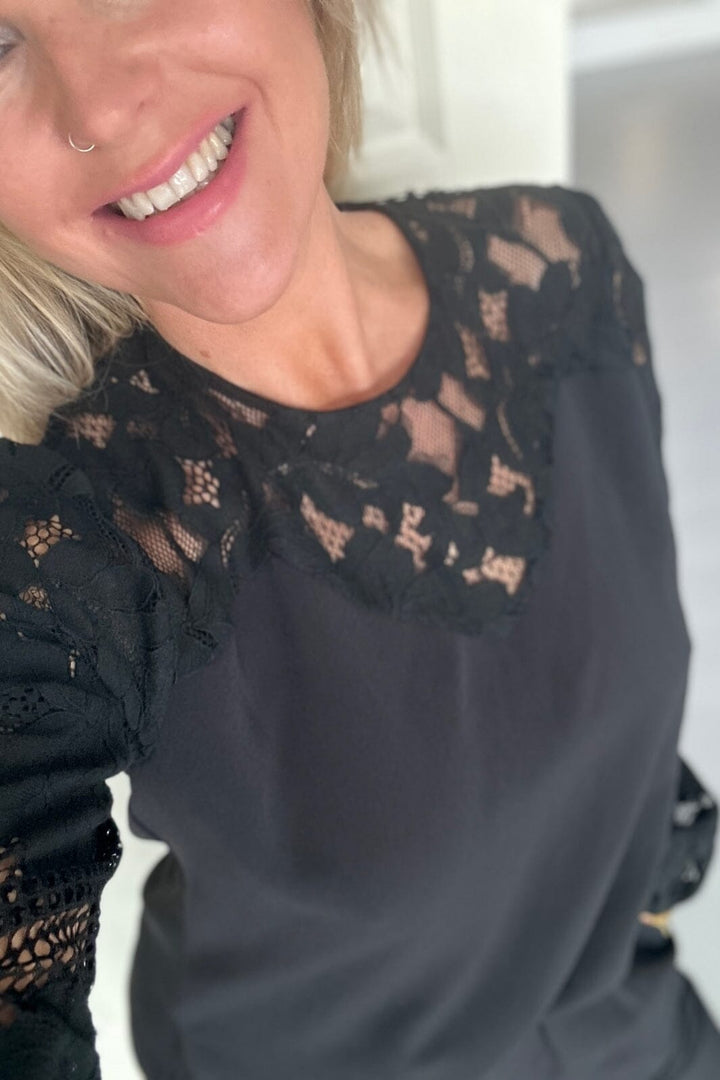 Forudbestilling - Neo Noir - Antonia Crepe Jumpsuit - Black Buksedragter