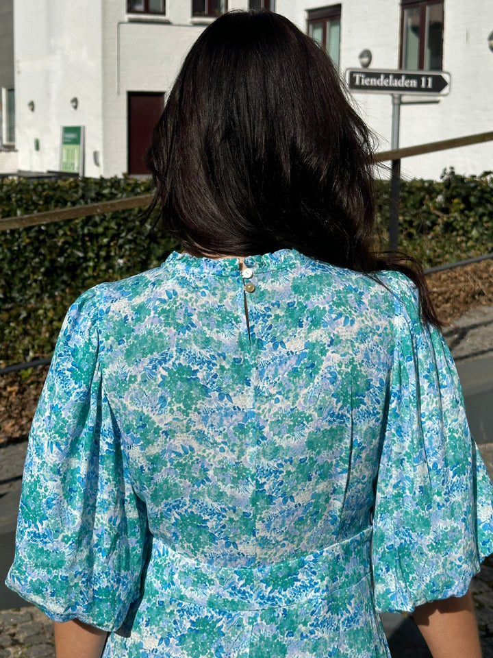 Forudbestilling - Noella - Ruth Dress 13300002 - 1325 - Cindy Blue Print Kjoler
