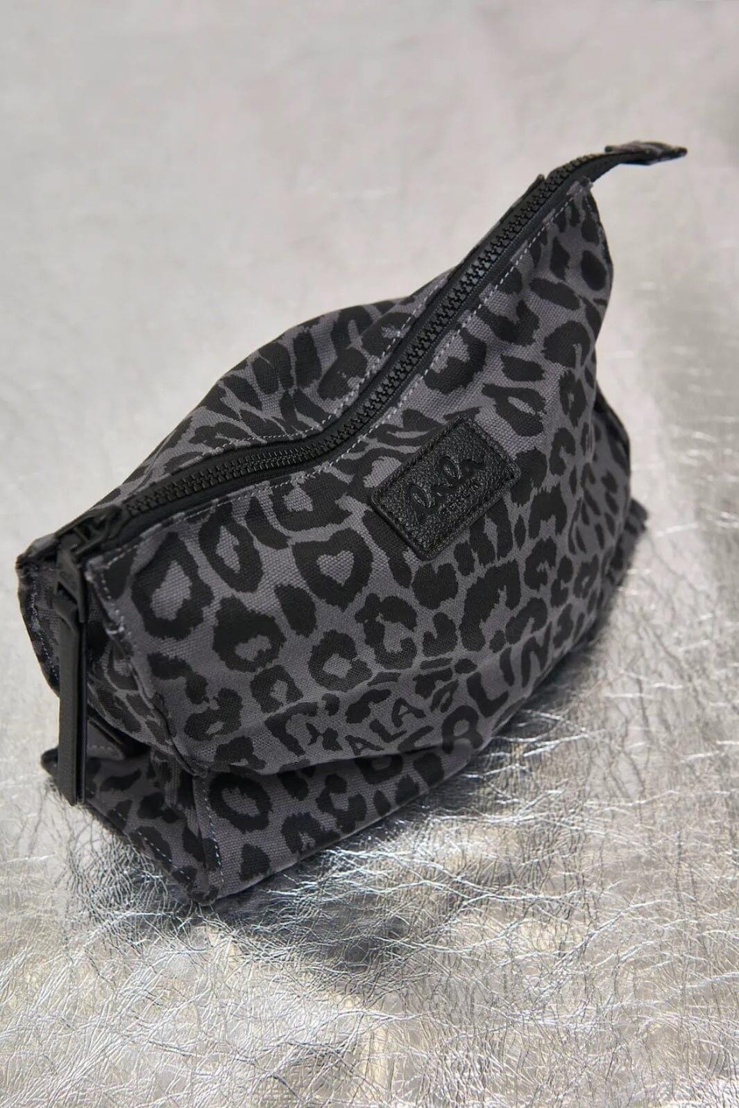 Lala Berlin - Lbpouch Pili 10020079 - Asphalt Leo Tasker