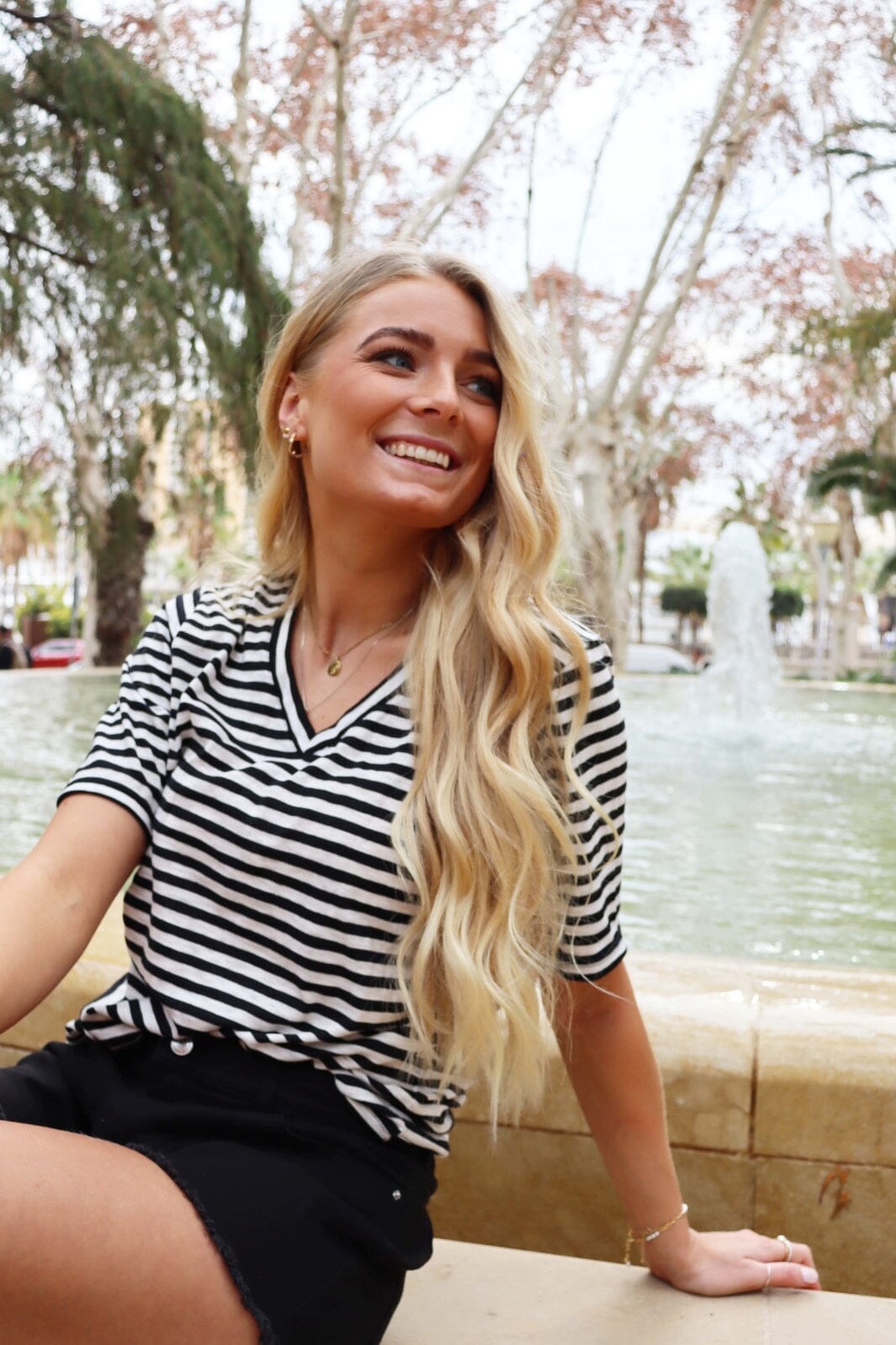 Liberte - Ulla-Ss-Vneck-Stripe-Tshirt - Black White Stripe T-shirts