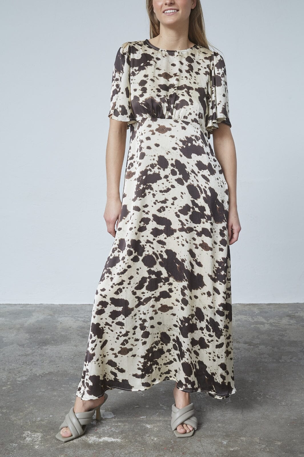 Love & Divine - Love1000-14 18886 - 800 - Cow