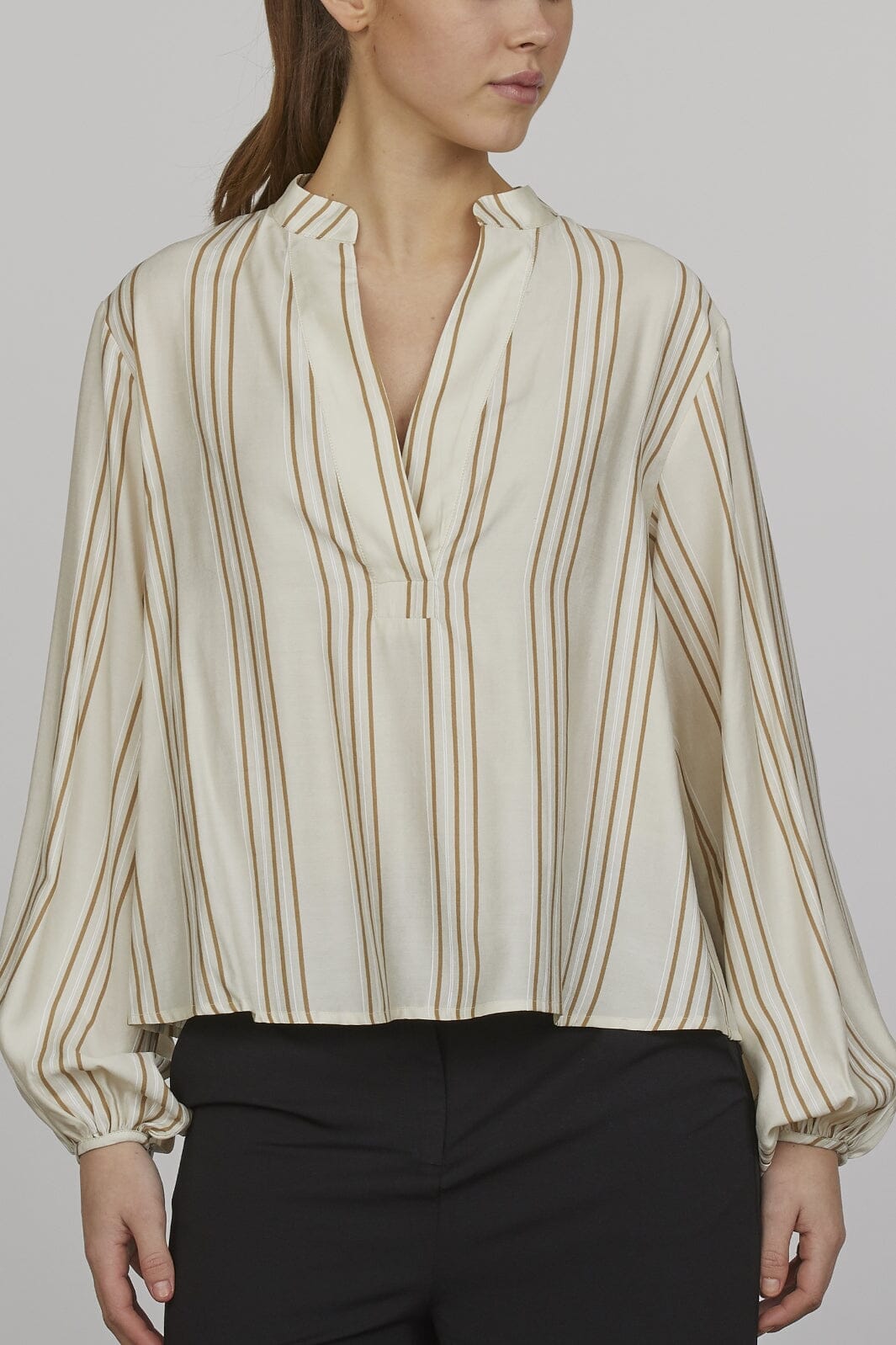 Love & Divine - Love1106 - 103 Bamboo/Camel Bluser