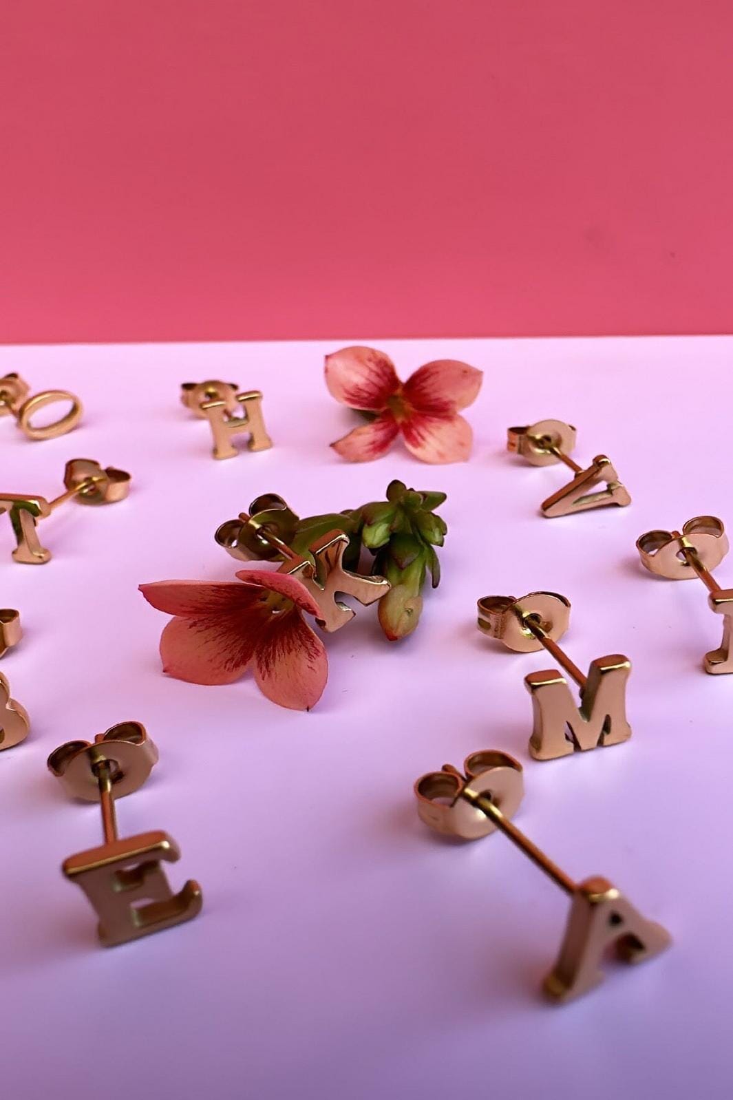 Mellow Moon - Letter Studs - Forgyldt Øreringe