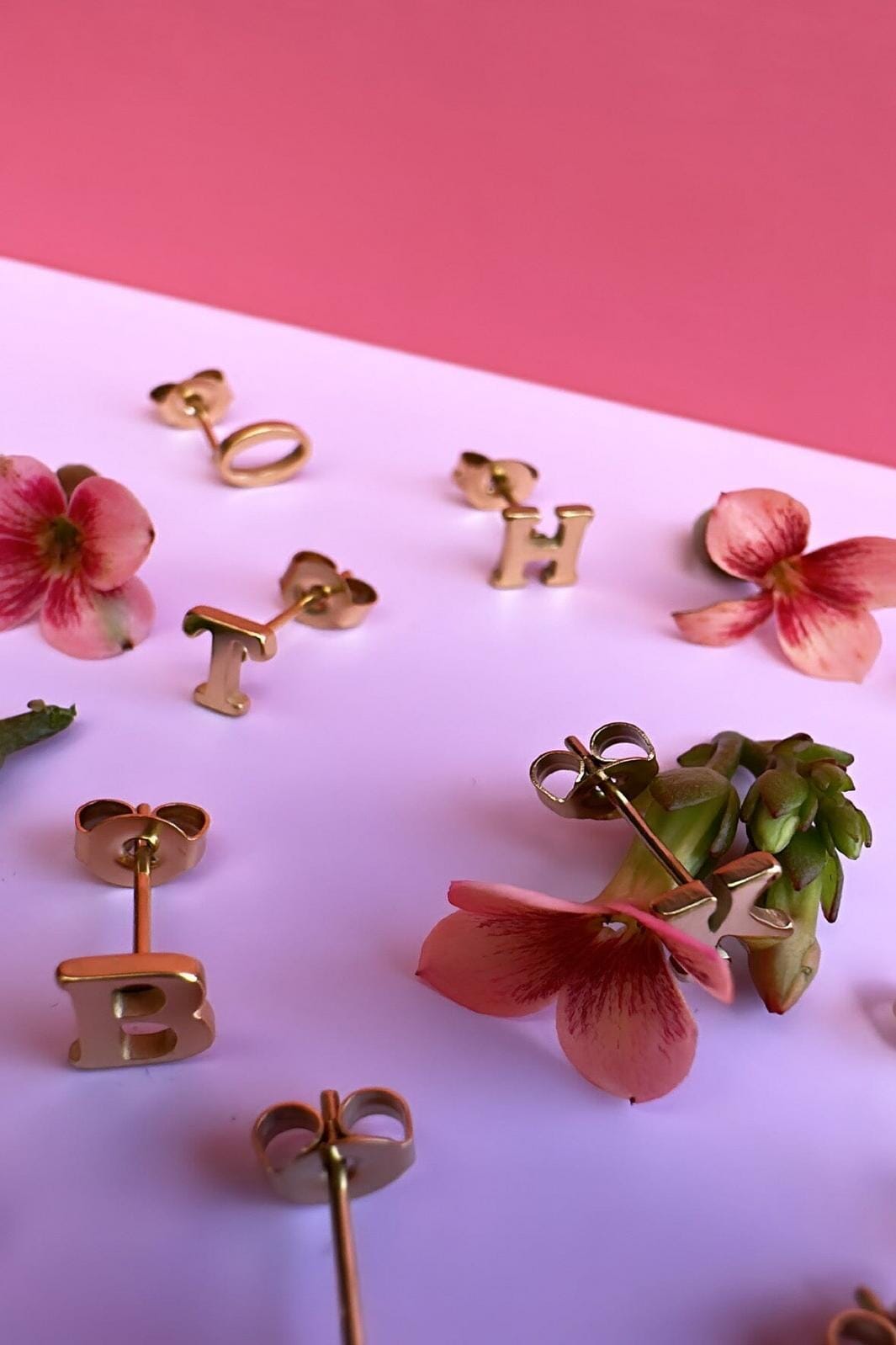 Mellow Moon - Letter Studs - Forgyldt Øreringe