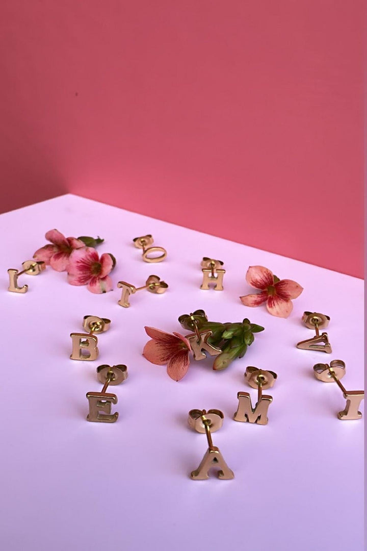 Mellow Moon - Letter Studs - Forgyldt Øreringe