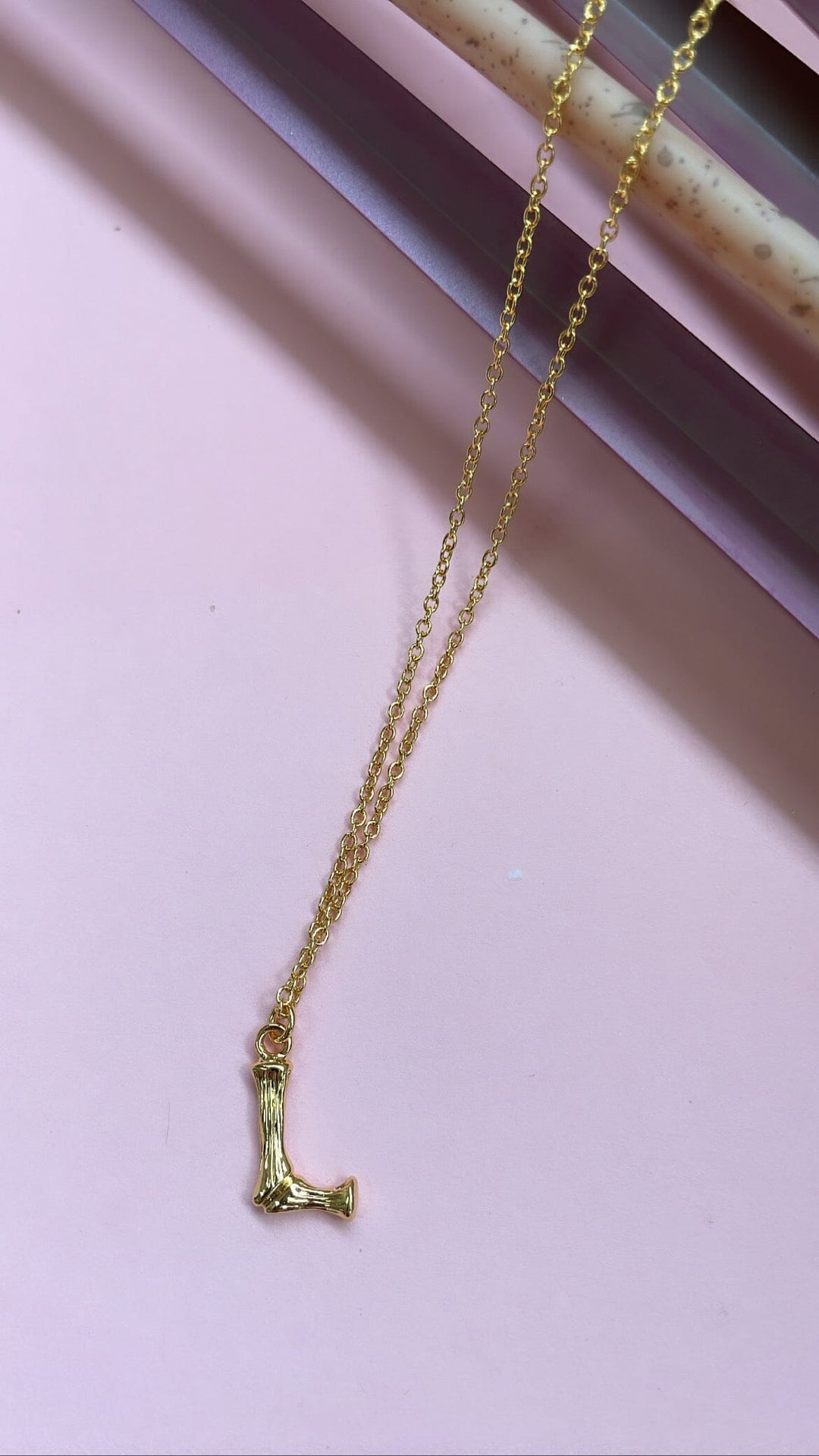 Mellow Moon - Letter Rustik Necklace - Forgyldt Halskæder