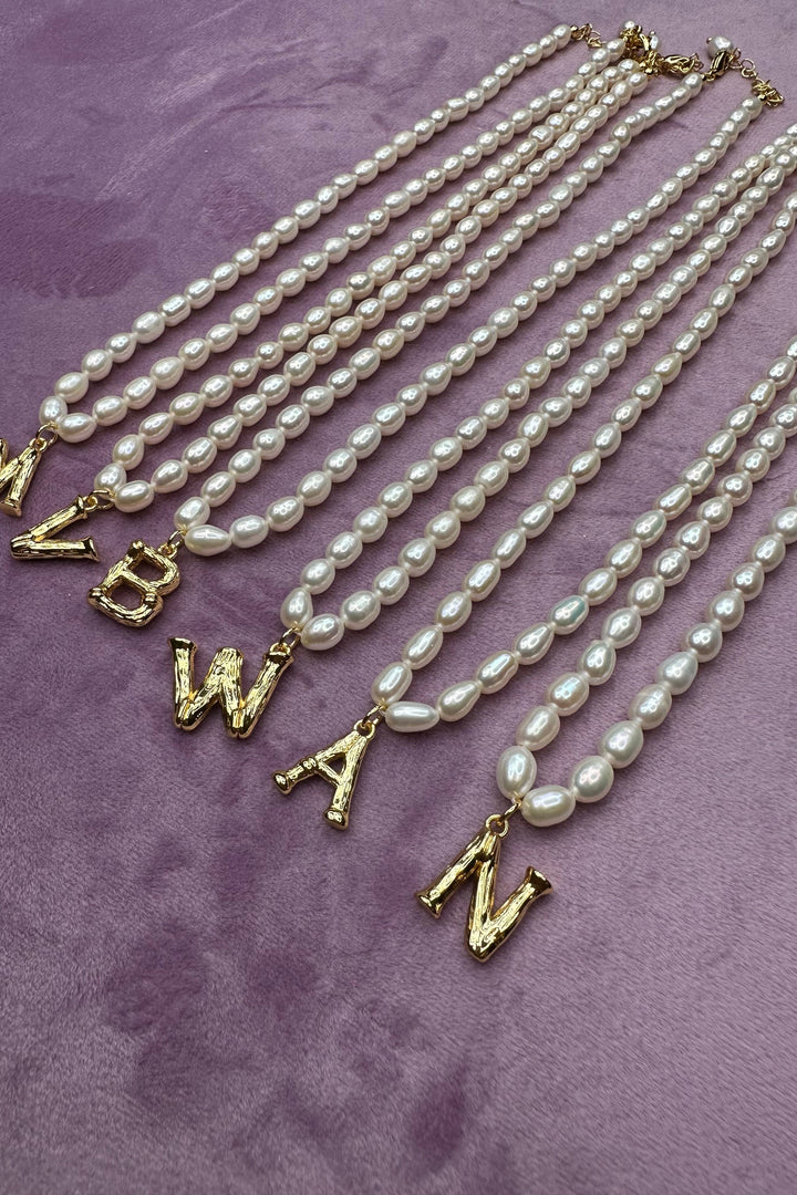 Mellow Moon - Lilli Letter Necklace - Pearl Halskæder