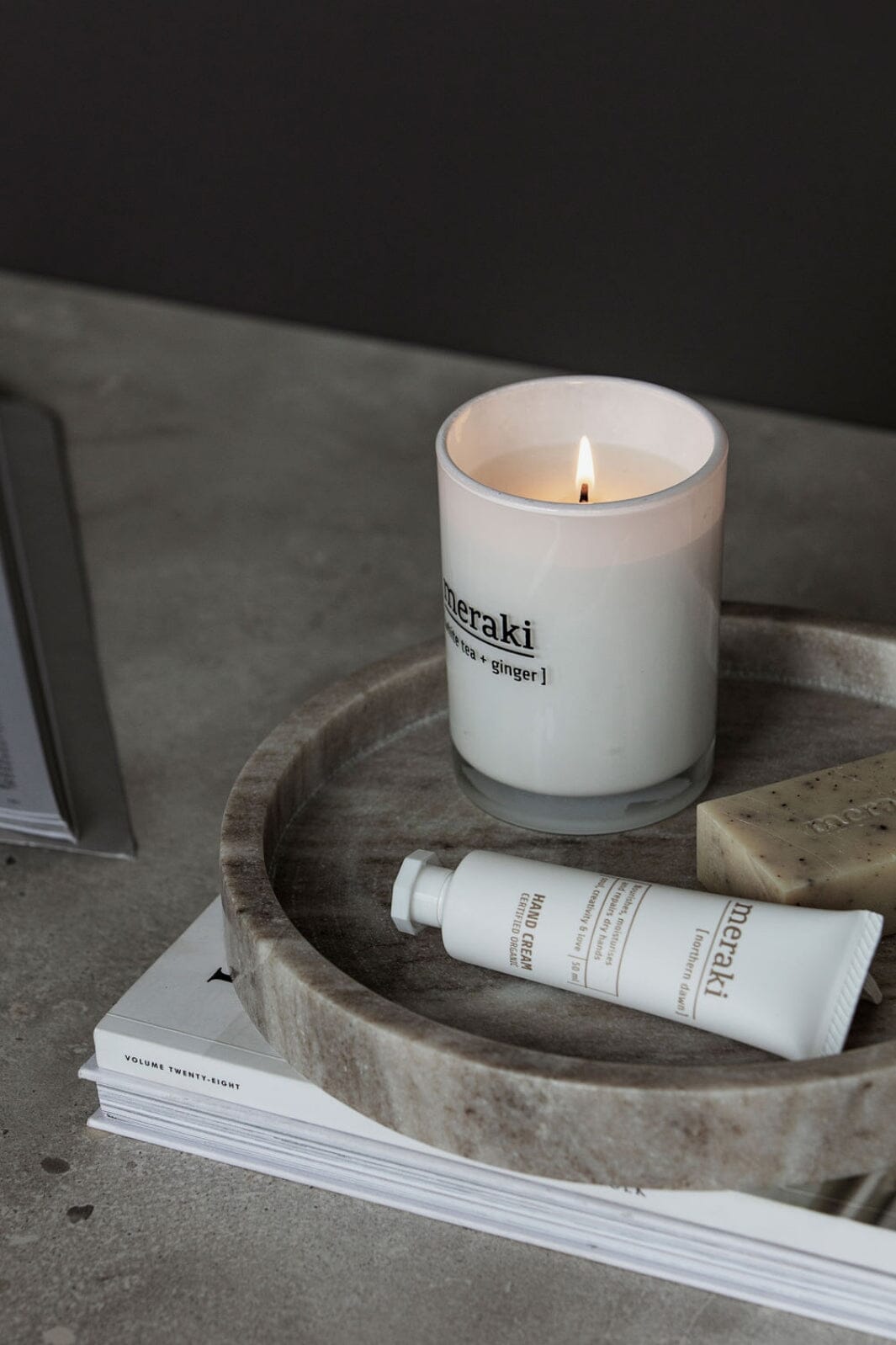 Meraki - Bakke - MKMarble - Beige Interiør