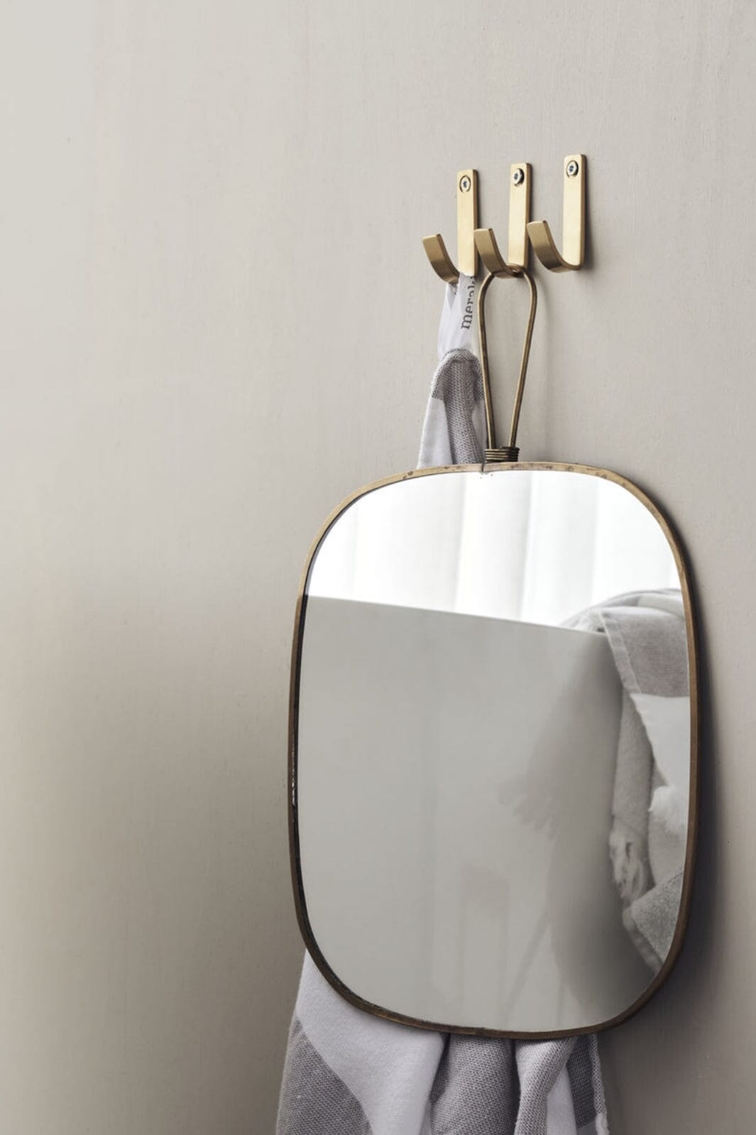 Meraki - Knage, Thapsus, Børstet messing finish - l: 5.5 cm, w: 1.4 cm Knager