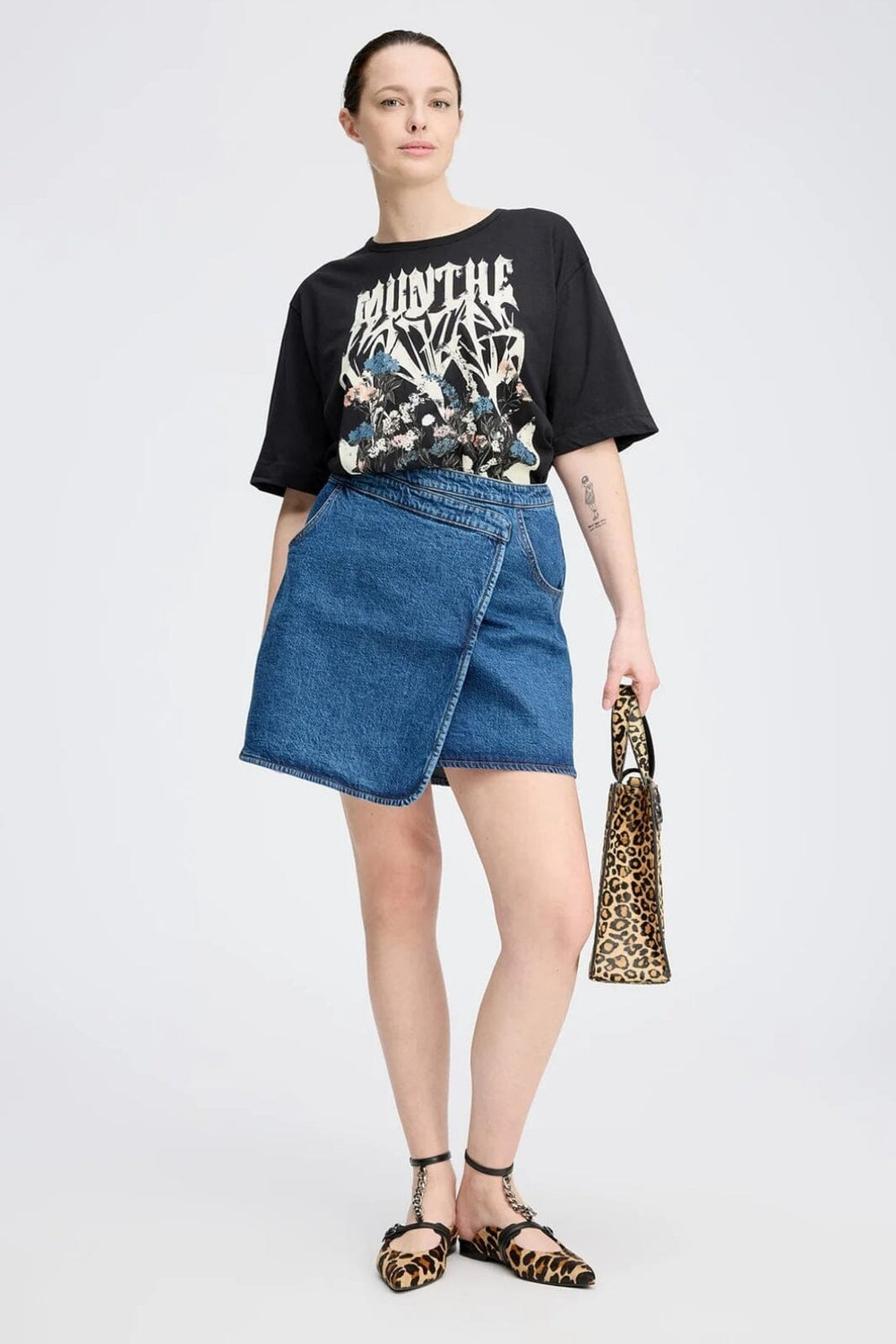 Munthe - Prize 252110325260 - 2 - Black