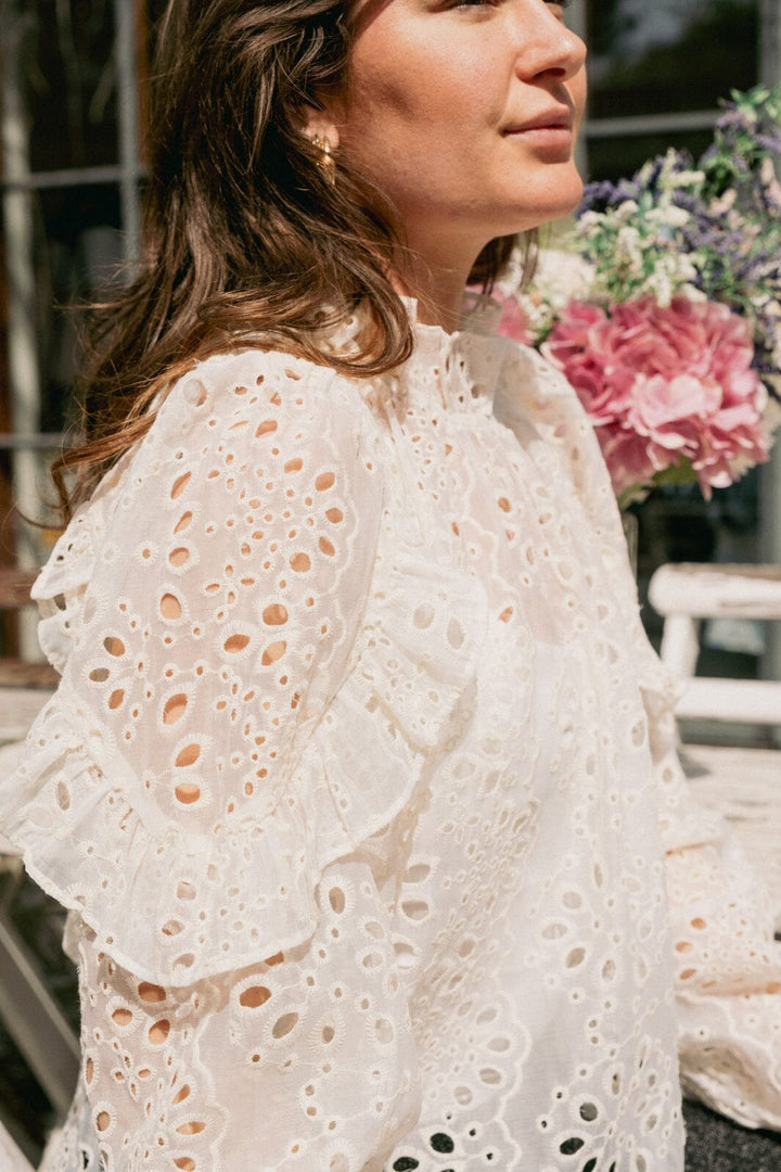 Neo Noir - Nadira Embroidery Blouse - Ivory Bluser