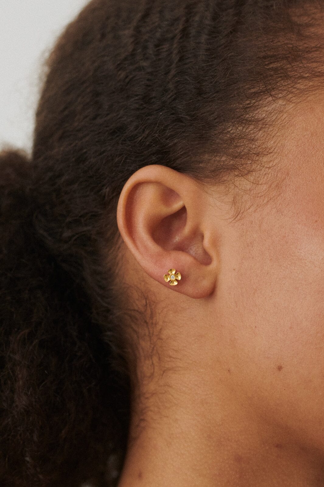 Pernille Corydon Jewellery - Anemone Helix Piercing - Goldplated Øreringe