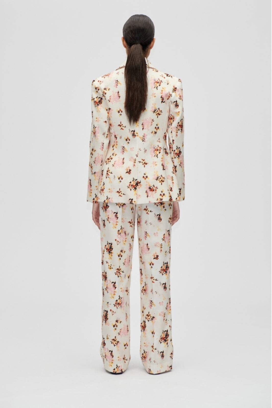 Stine Goya - 2409 Textured Tailoring, Functional Structured Tailoring Jacketsg-aw25-j055-2409 - Sun Kissed Magnolia