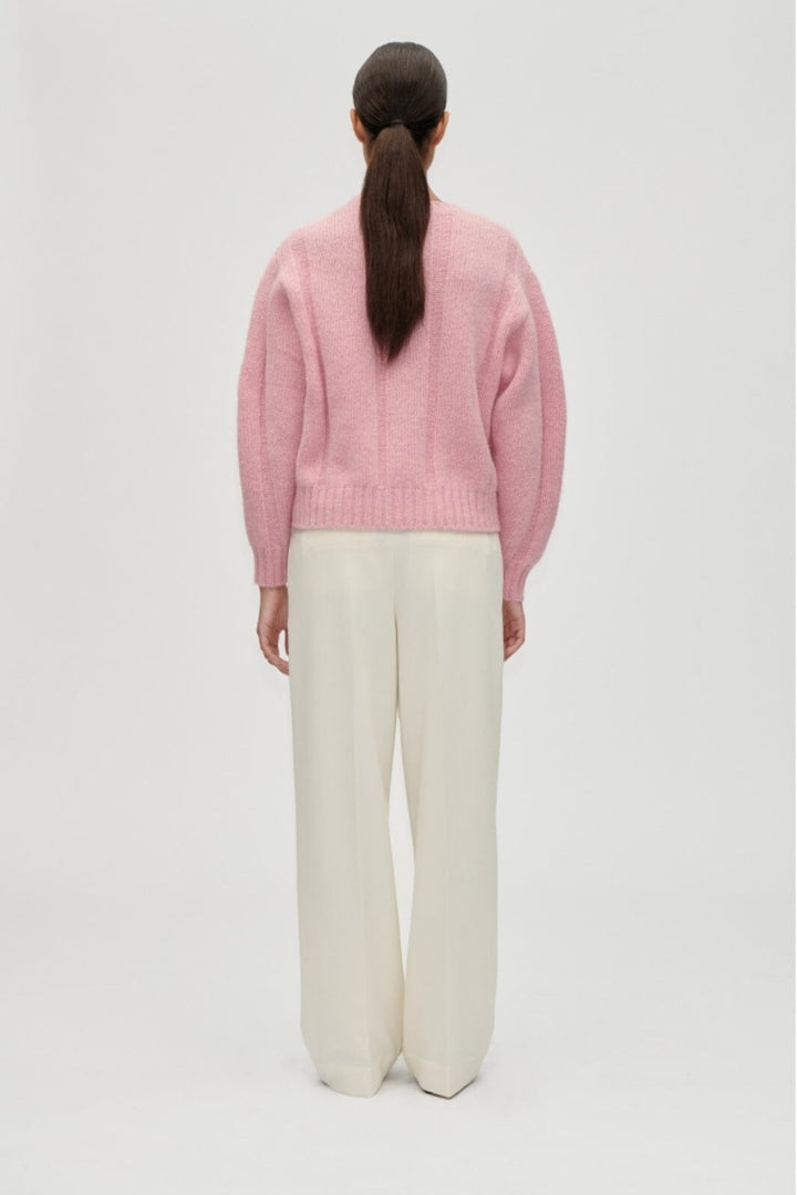 Stine Goya - 2418 Midweight Alpaca Knit, Crewneck Cropped Sweatersg-aw25-k050-2418 - Light Pink