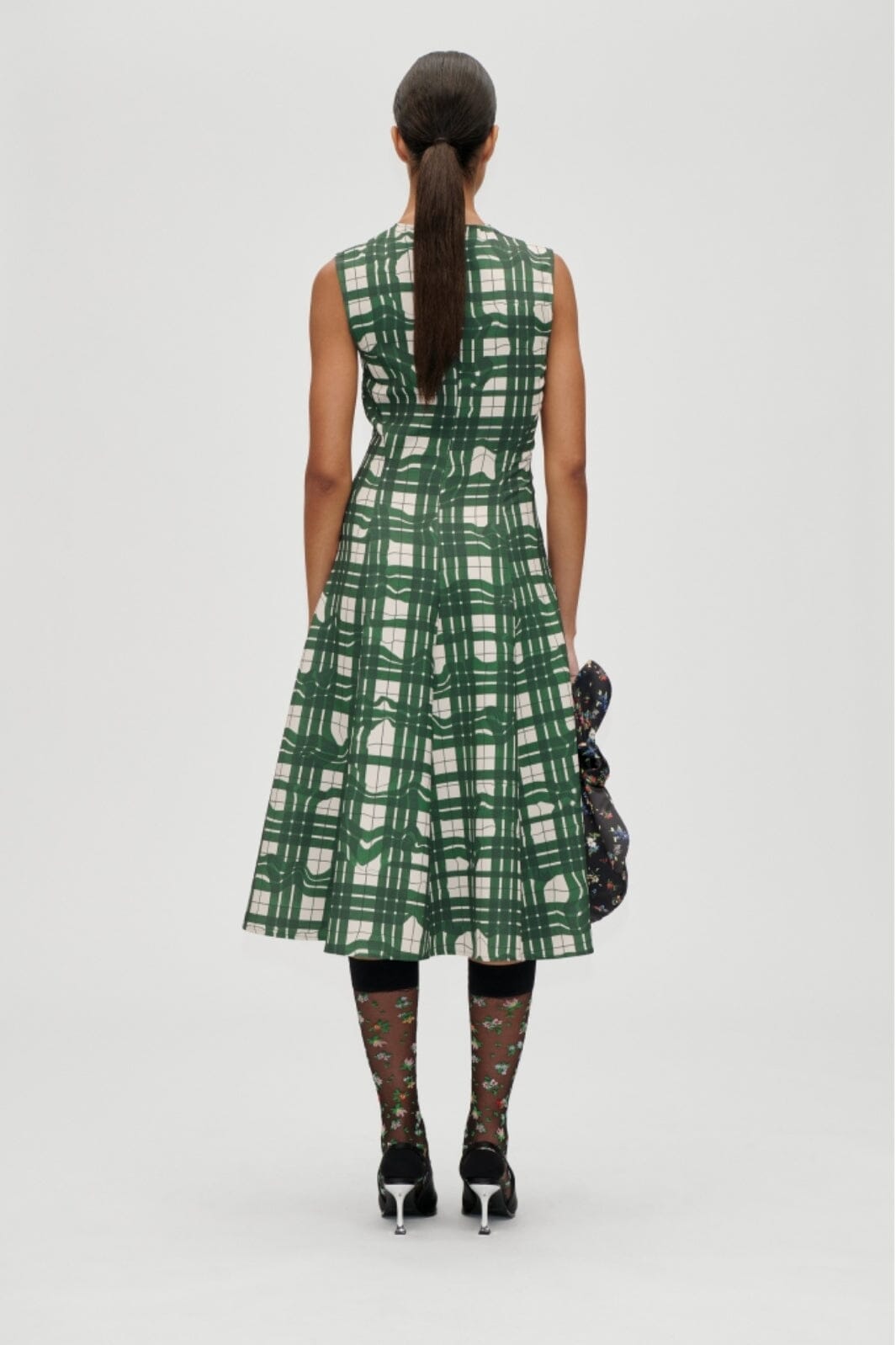 Stine Goya - 2429 Checkered Cady, Sleeveless Gathered Midi Dresssg-aw25-d162-2429 - Checkered Wave