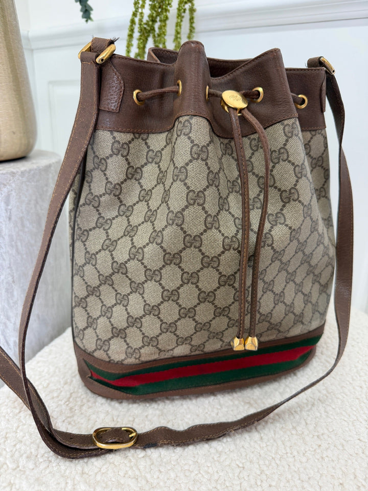 Preloved Vintageline X Molly&My  - Vintage Gucci Gg Supreme Bucket Bag 3395    -  Web Stripe