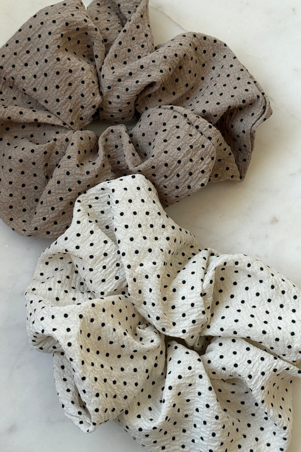 A-bee - Tilda Scrunchie - White Hårelastikker 