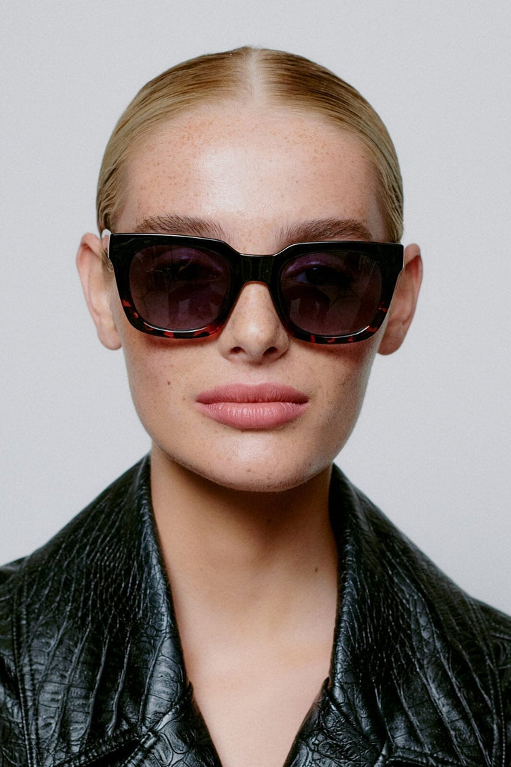 A. Kjærbede - Nancy - Black Demi Tortoise Solbriller 