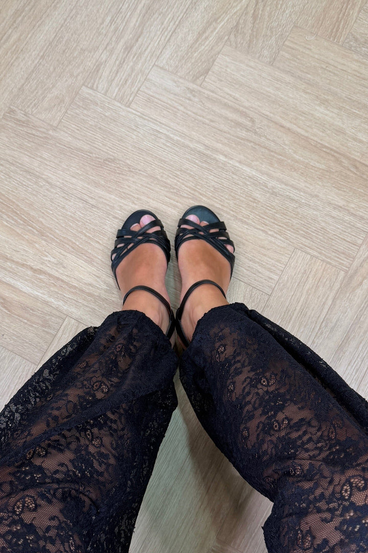 Bloom - Geranium Sandals - Black Sandaler 