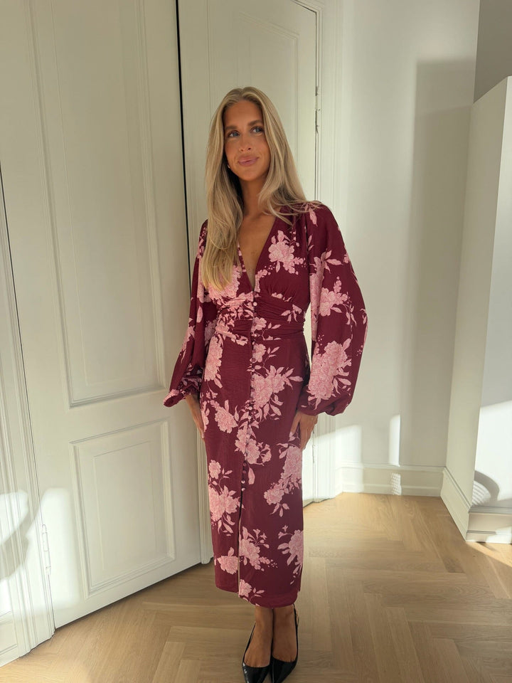 Byic - Adaic Long Dress A23983 - Bordeaux Pink Toile Print Kjoler 