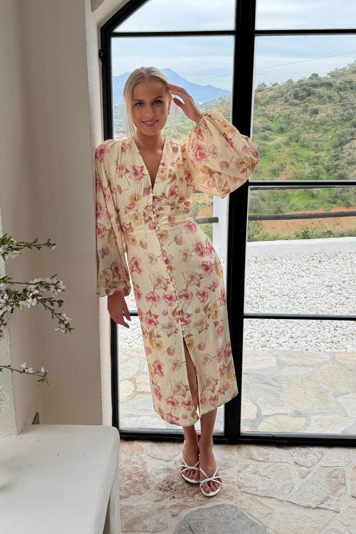 BYIC x Molly&My - Adaic Long Dress A23983 - Yellow Peony Print Kjoler 