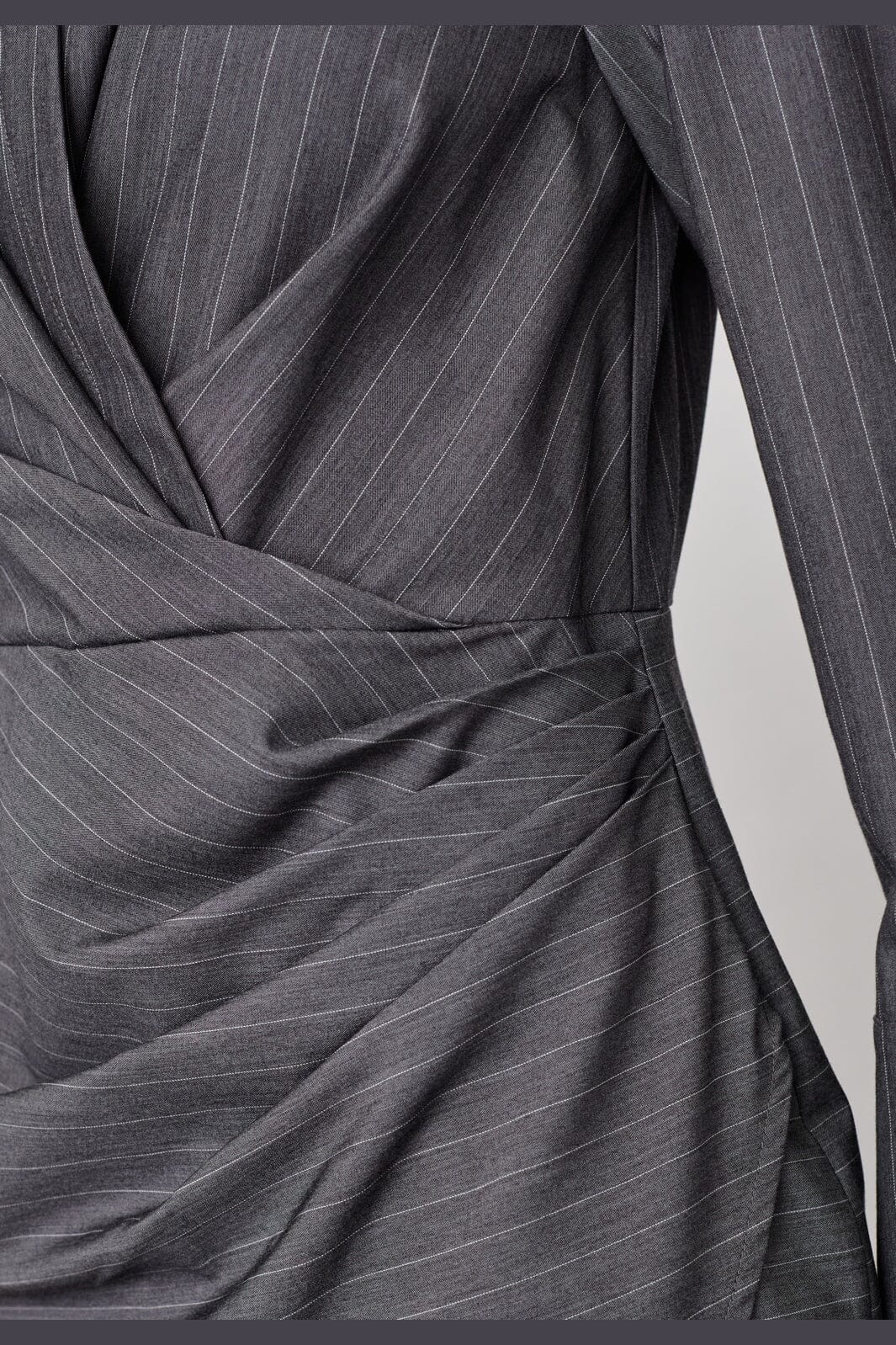 Co´Couture - Lyviacc Pin Wrap Dress 500300 - 65003 - Mid Grey