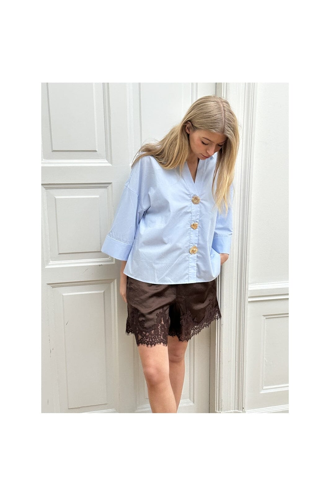 Continue - Augusta Big Gold Buttons 15171 - Light Blue