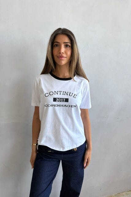 Continue - Dea Wash 15336 - White W Black T-shirts 