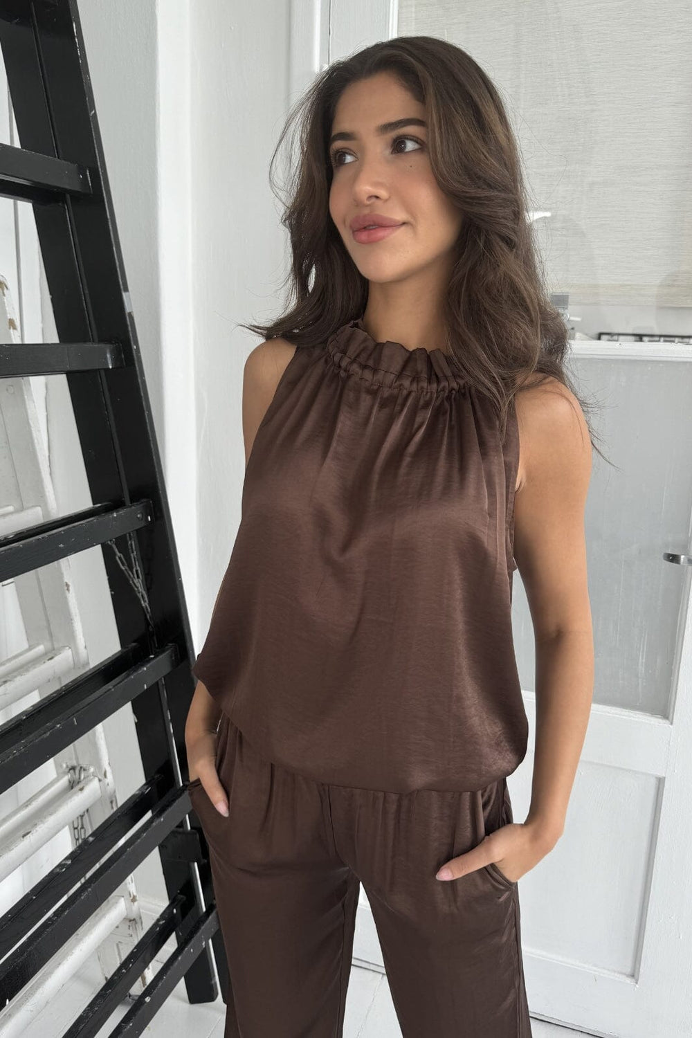 Continue - Liva Solid 14952 - Brown