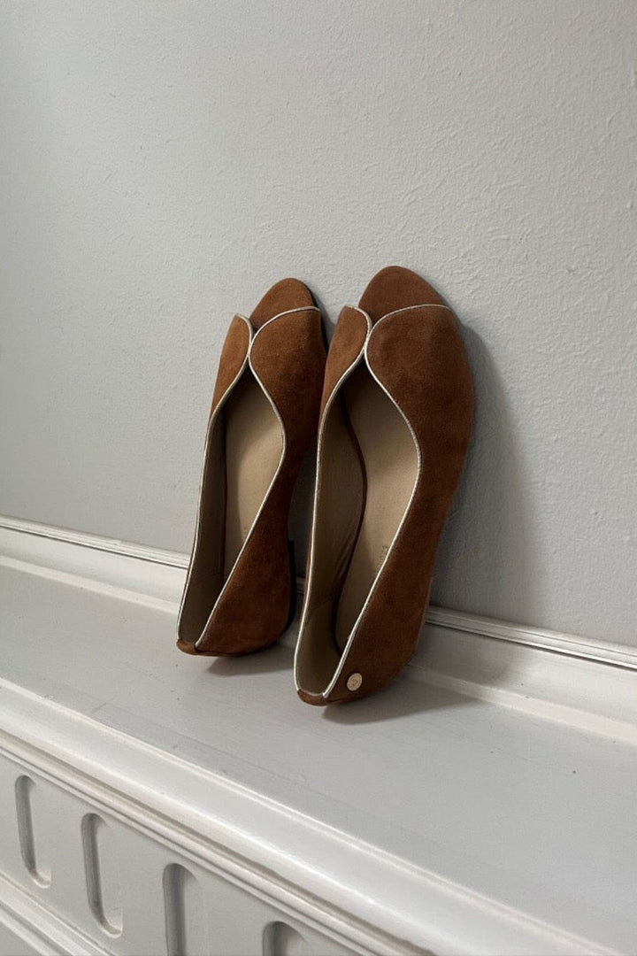 Copenhagen Shoes - Like A Melody-Suede CS8361 - 0241 - Cognac Ballerinaer 