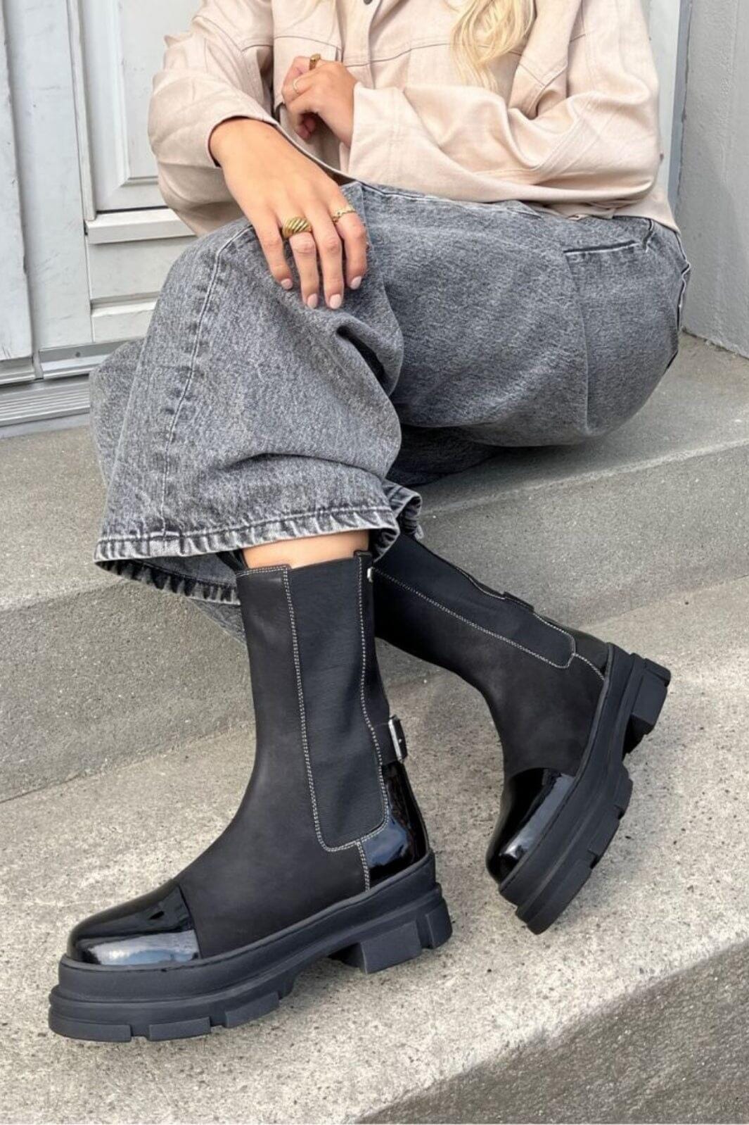 Copenhagen Shoes - The Belive Boot - 038 Black Patent Støvler 