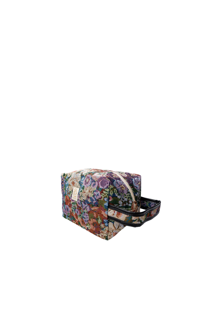 Black Colour - Bcnyla Washbag 7026 - Fall Garden