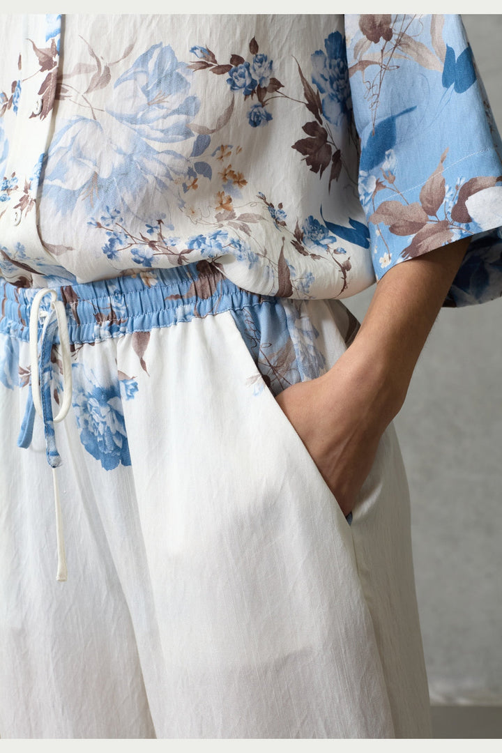 Love & Divine - Love207-44 19857 - 812 - Blue/Brown Flower